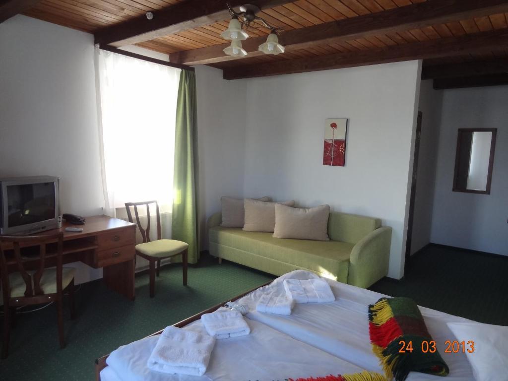 Hotel Alpenhof Pansion Sławsko Pokój zdjęcie